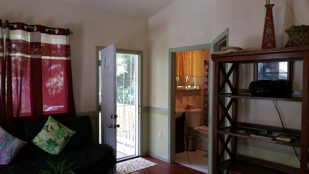 Oceanfront Cottage Near The Kalapana Lava Flows Kehena Room photo